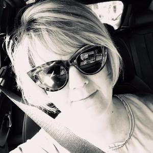 Meet your Posher, Caroline